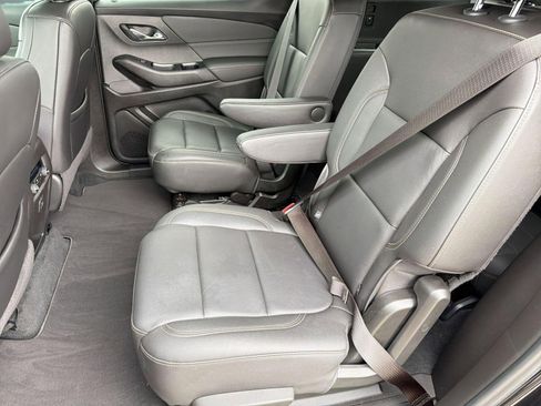 Certified 2023 Chevrolet Traverse LT FWD image 14