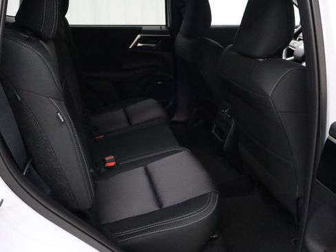 New 2026 Mitsubishi Outlander ES FWD image 23
