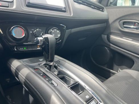 Used 2021 Honda HR-V LX image 14