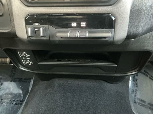Used 2024 RAM 2500 Big Horn image 18