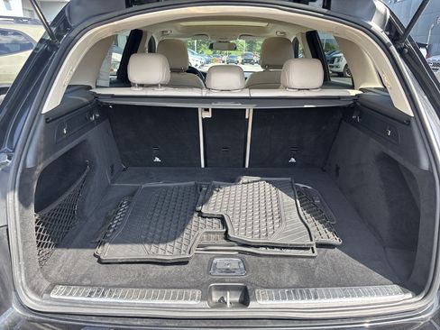 Used 2019 Mercedes-Benz GLC 300 4MATIC image 24