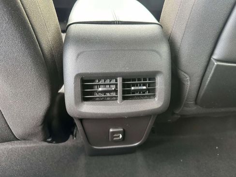 Used 2024 GMC Terrain SLE image 12