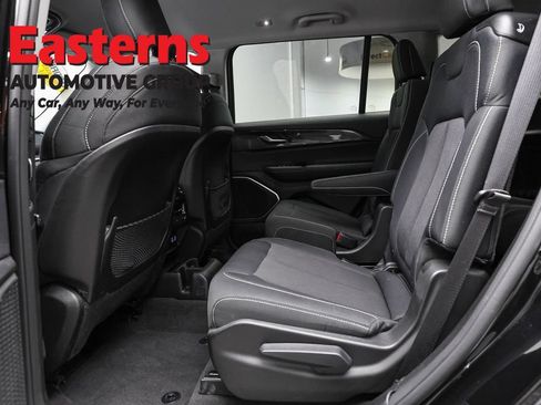 Used 2022 Jeep Grand Cherokee L Laredo w/ Luxury Tech Group I AWD/4WD image 21