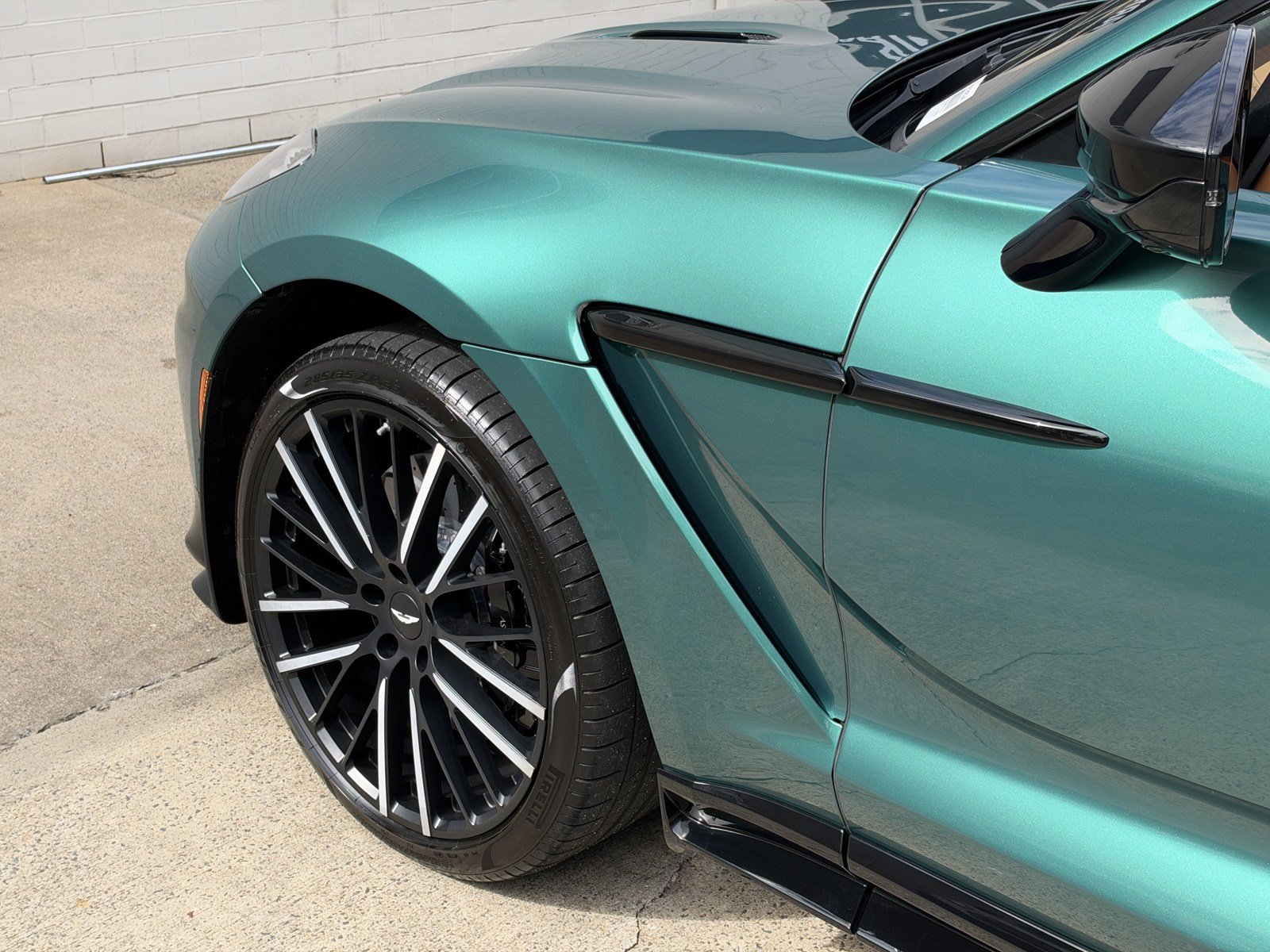 Used 2023 Aston Martin DBX 707 AWD/4WD image 9