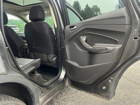 Used 2017 Ford Escape SE AWD/4WD image 32