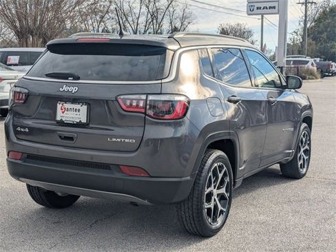 Used 2024 Jeep Compass Limited image 3