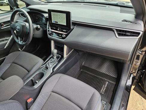 Used 2024 Toyota Corolla Cross AWD Hybrid image 32