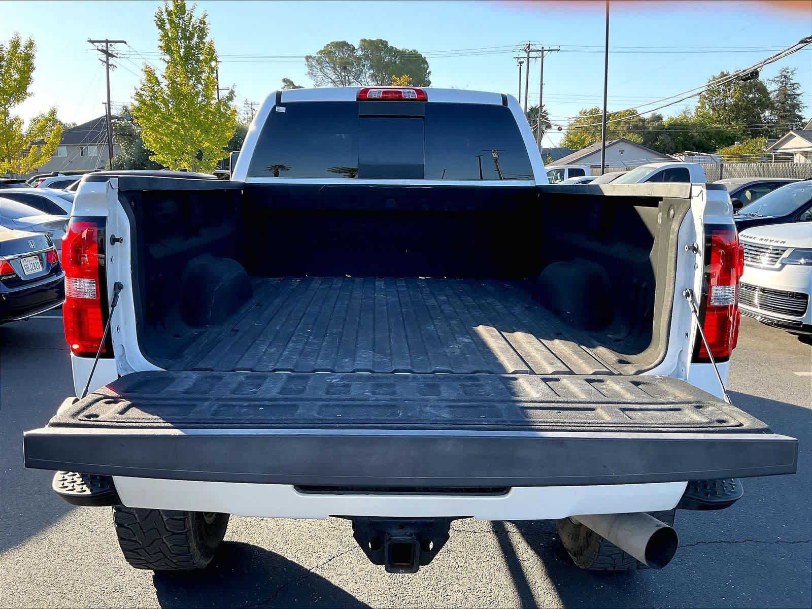 Used 2018 GMC Sierra 2500 Denali w/ Duramax Plus Package AWD/4WD image 36