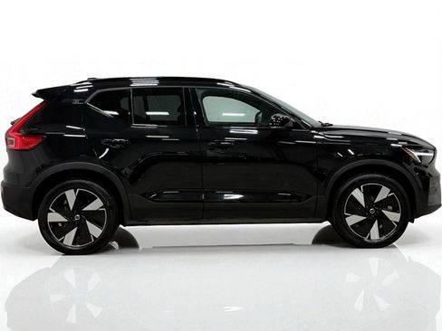 Used 2024 Volvo XC40 Recharge Core w/ Protection Package Premier image 15