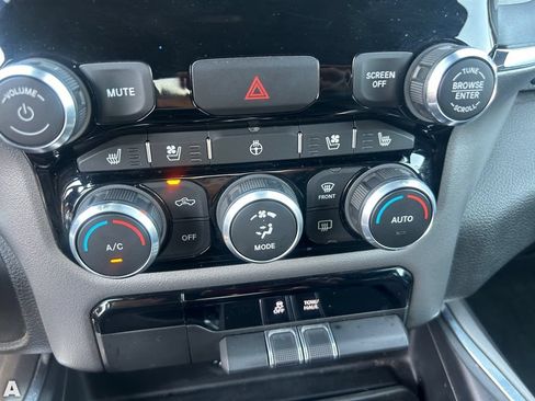 Certified 2024 RAM 1500 Laramie RWD image 24