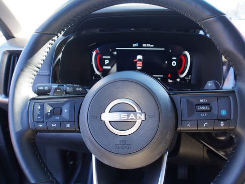 Used 2023 Nissan Pathfinder Platinum w/ Black Appearance Package image 23