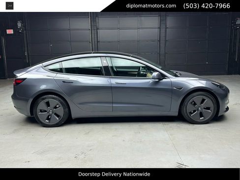 Used 2023 Tesla Model 3 Standard Range image 7