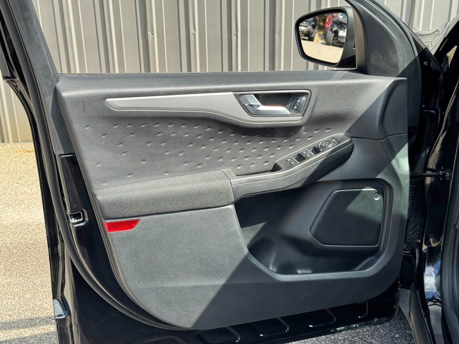 Used 2020 Ford Escape SE FWD image 35