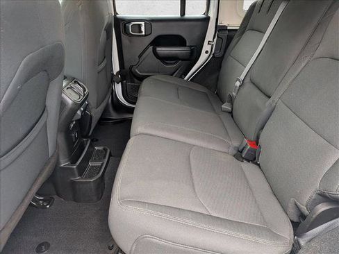 Used 2023 Jeep Wrangler Unlimited w/ Sun & Screen Package image 17