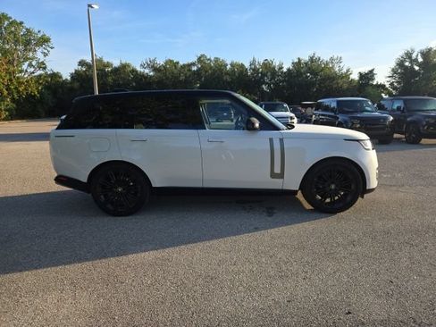 Used 2024 Land Rover Range Rover SE AWD/4WD image 6