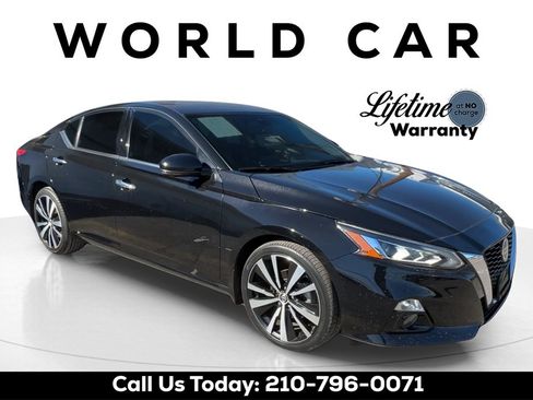 Used 2022 Nissan Altima 2.5 Platinum image 1