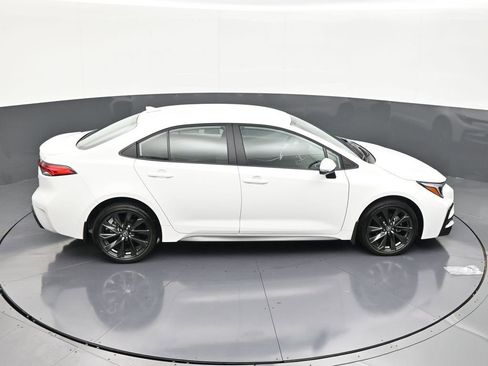 Used 2025 Toyota Corolla SE FWD image 17