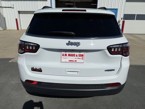 Used 2023 Jeep Compass Latitude AWD/4WD image 7
