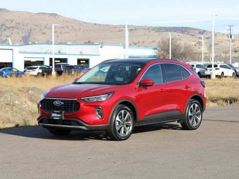 Used 2024 Ford Escape Platinum w/ Premium Technology Package image 8