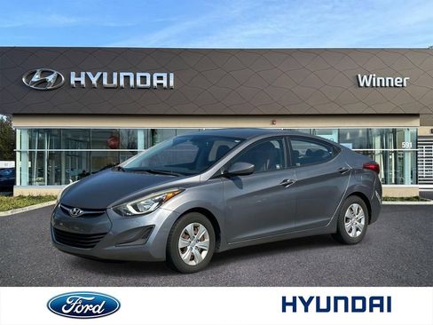 Used 2016 Hyundai Elantra SE FWD image 1