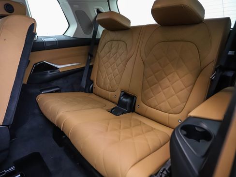 Used 2026 BMW X7 xDrive40i image 24