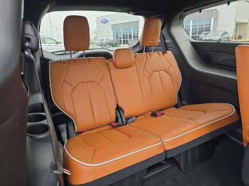 New 2026 Chrysler Pacifica Pinnacle image 50