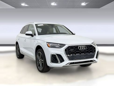 Used 2023 Audi Q5 e Premium Plus w/ Premium Plus Package AWD/4WD image 7