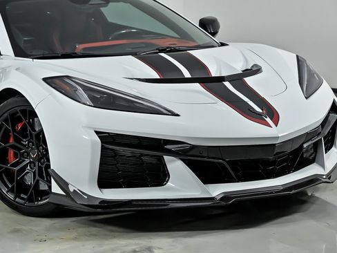 Used 2026 Chevrolet Corvette ZR1 w/ ZR1 Carbon Fiber Aero Package RWD image 3