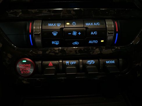 Used 2022 Ford Mustang Shelby GT500 w/ Technology Package image 16