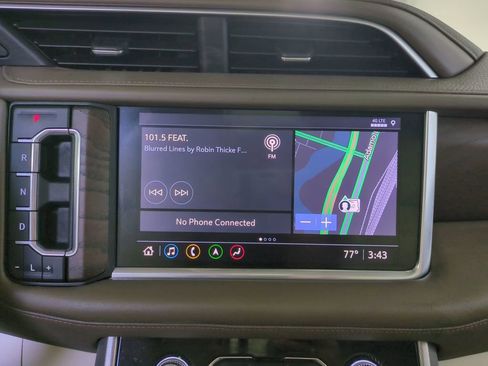 Used 2021 GMC Yukon XL Denali w/ Denali Premium Package image 22