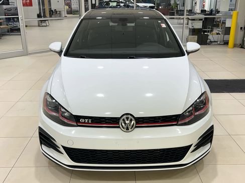 Used 2018 Volkswagen GTI SE FWD image 3