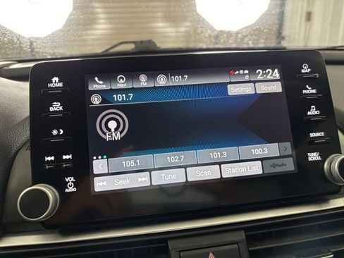 Used 2018 Honda Accord Touring image 21