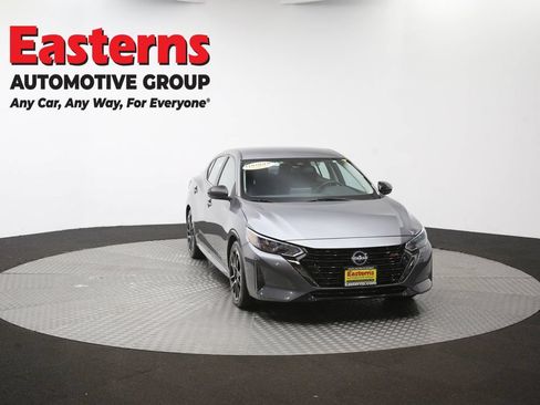 Used 2025 Nissan Sentra SR FWD image 50