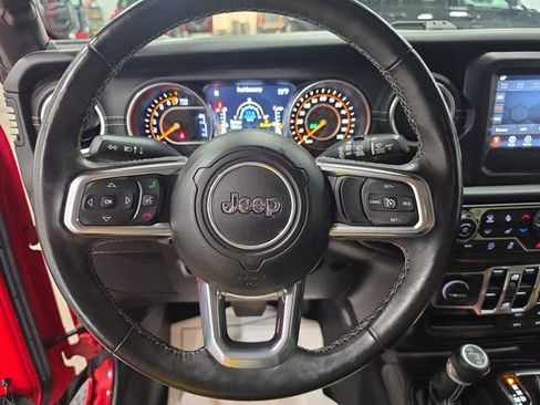 Used 2018 Jeep Wrangler Unlimited Sahara w/ Cold Weather Group AWD/4WD image 19