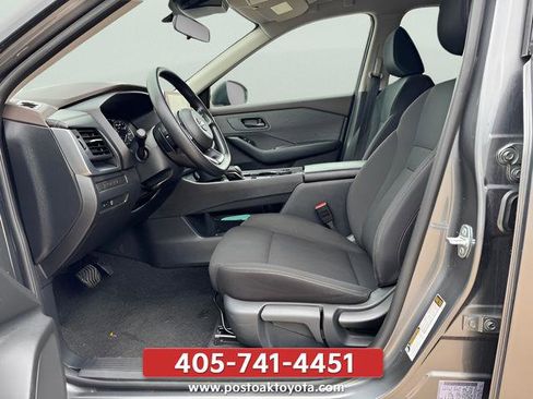 Used 2023 Nissan Rogue S AWD/4WD image 13