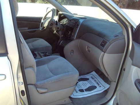 Used 2008 Toyota Sienna LE image 23