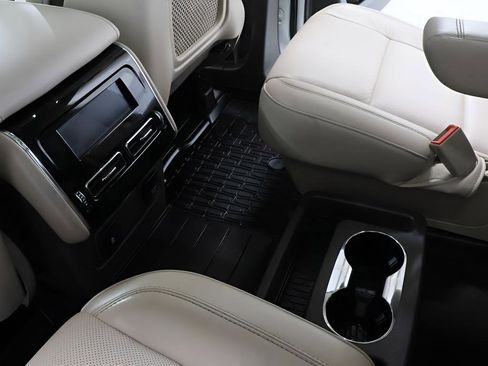 Used 2023 Lincoln Aviator Reserve AWD/4WD image 28
