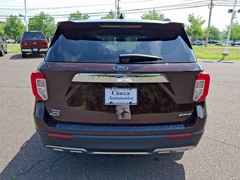 Used 2022 Ford Explorer XLT w/ Equipment Group 202A AWD/4WD image 7