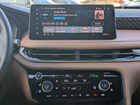 New 2026 INFINITI QX60 Autograph w/ Dark Cargo Package image 18