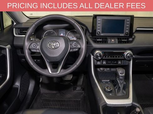 Used 2022 Toyota RAV4 XLE Premium AWD/4WD image 7