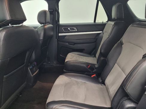 Used 2017 Ford Explorer XLT w/ Equipment Group 202A image 18