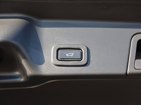 Used 2020 Land Rover Range Rover Evoque SE image 14