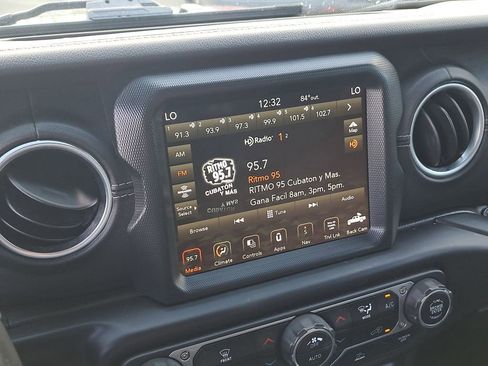 Used 2021 Jeep Gladiator Overland w/ Popular Equipment Package image 21