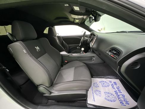 Used 2021 Dodge Challenger R/T Scat Pack w/ Driver Convenience Group RWD image 29