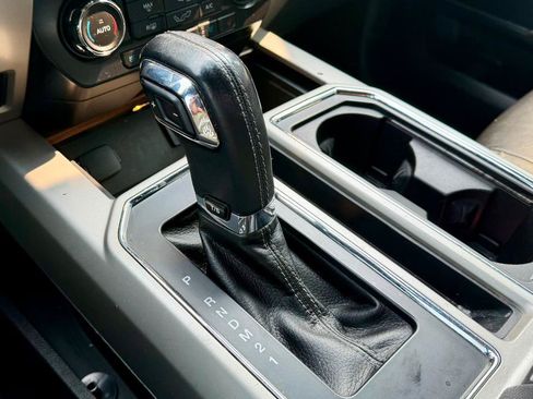 Used 2015 Ford F150 Lariat w/ Equipment Group 501A Mid AWD/4WD image 23