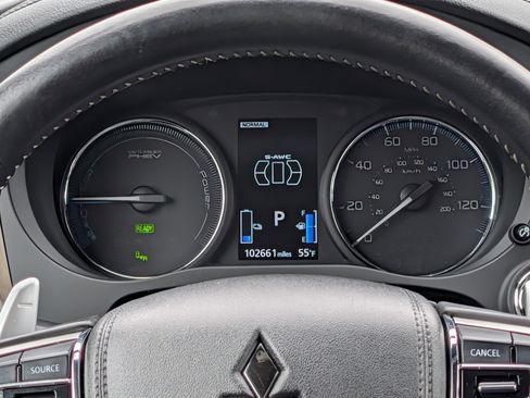 Used 2019 Mitsubishi Outlander SEL AWD/4WD image 14