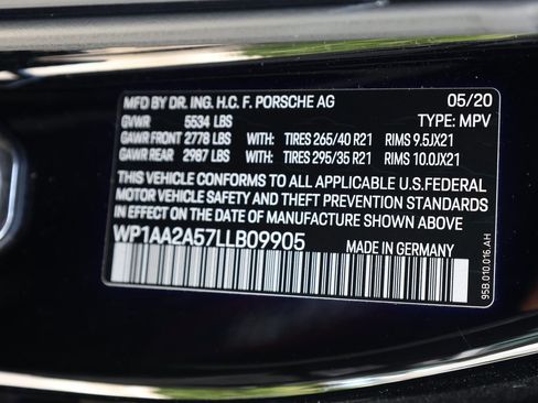 Used 2020 Porsche Macan image 44