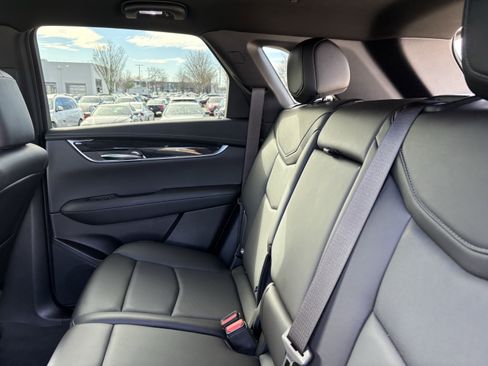 Used 2021 Cadillac XT5 Premium Luxury image 32