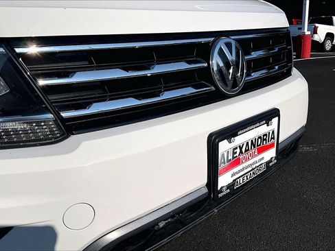 Used 2018 Volkswagen Tiguan SE w/ 3rd Row Seat Package AWD/4WD image 28