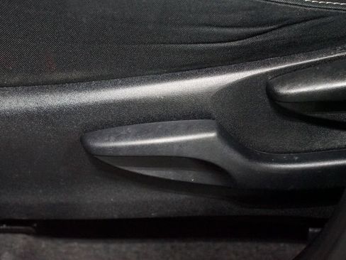 Used 2018 Toyota RAV4 XLE FWD image 31